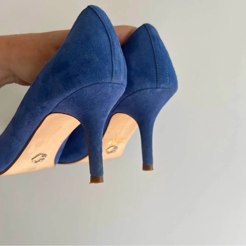 C. Wonder Blue Azure / Cerulean Blue Suede Leather Heels Size 7